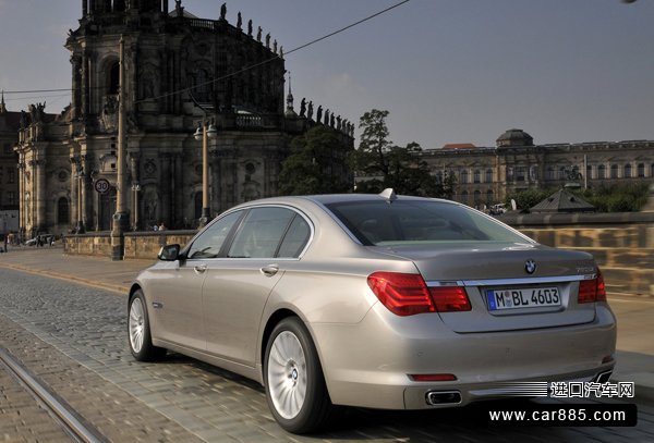 BMW-750Li_2009_1600x1200_wallpaper_26(1)[1].jpg